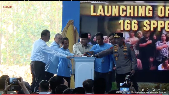 Kelakar Prabowo Ada WNA Saat Panen Jagun - Nanti Dia Tahu Rahasia Kita